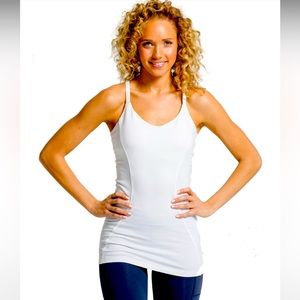 Brand new! Amari Active Crossing Tank In White